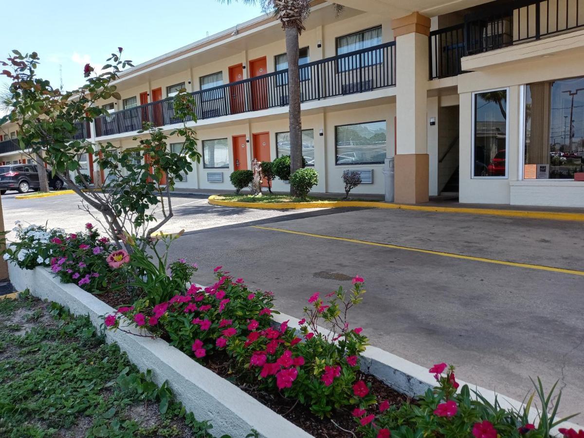 Hole Inn The Wall Hotel - Fort Walton Beach - Sunset Plaza - Nearby Beaches & Hurlburt Buitenkant foto