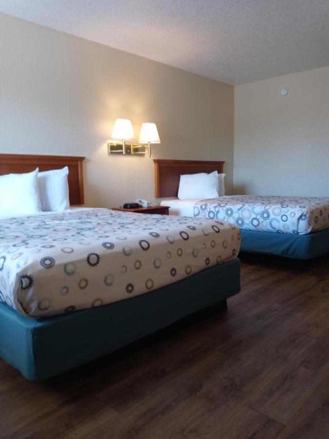 Hole Inn The Wall Hotel - Fort Walton Beach - Sunset Plaza - Nearby Beaches & Hurlburt Buitenkant foto