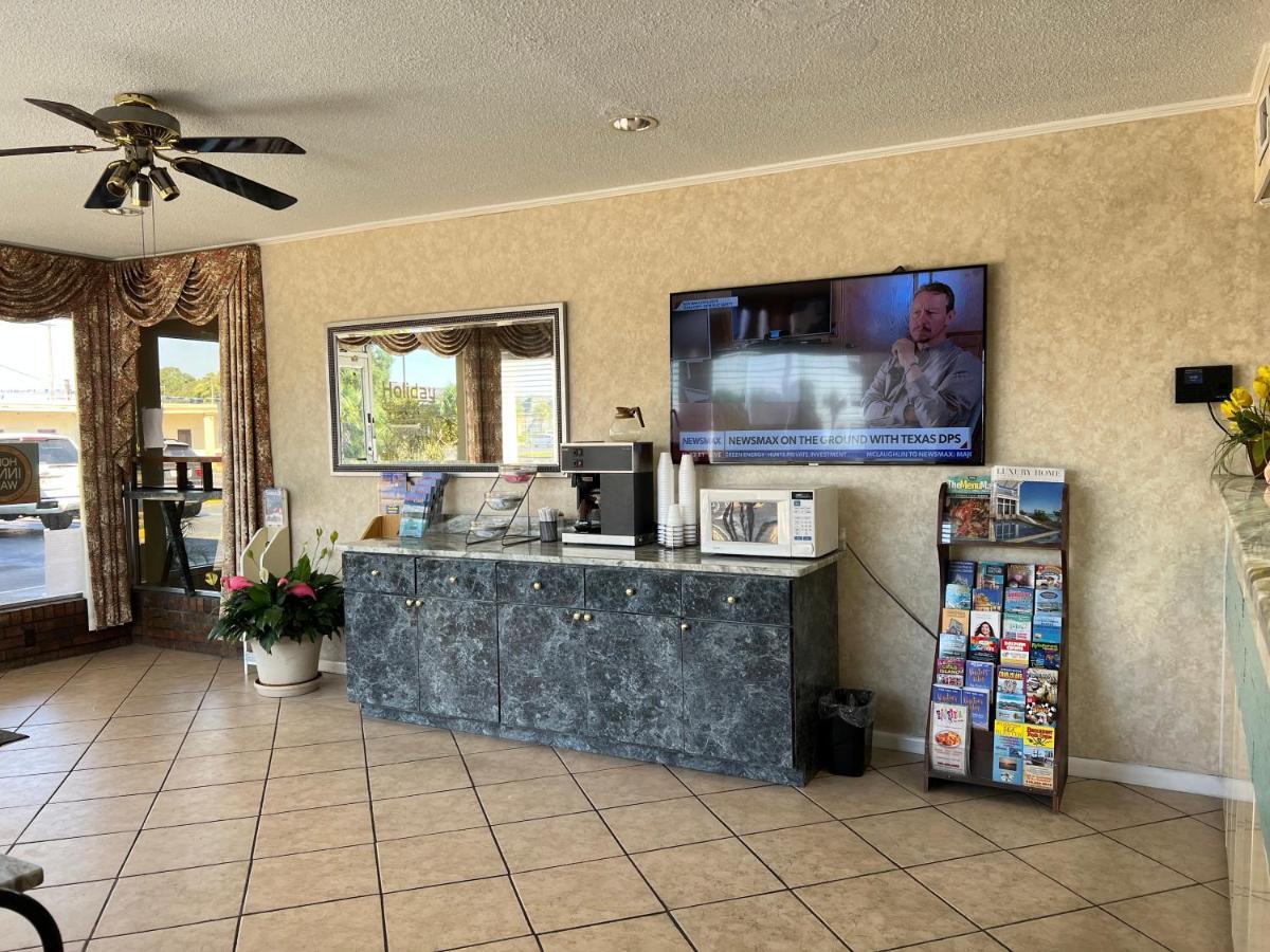 Hole Inn The Wall Hotel - Fort Walton Beach - Sunset Plaza - Nearby Beaches & Hurlburt Buitenkant foto