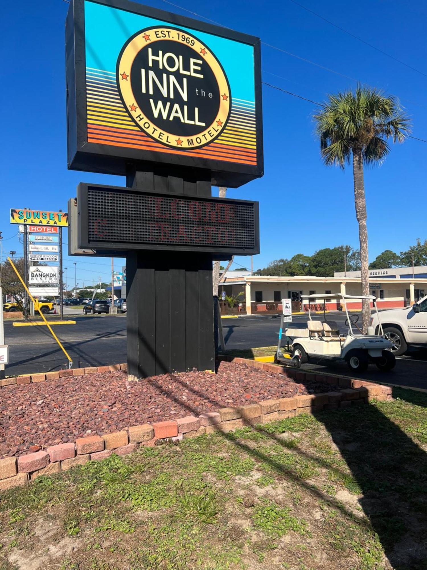 Hole Inn The Wall Hotel - Fort Walton Beach - Sunset Plaza - Nearby Beaches & Hurlburt Buitenkant foto