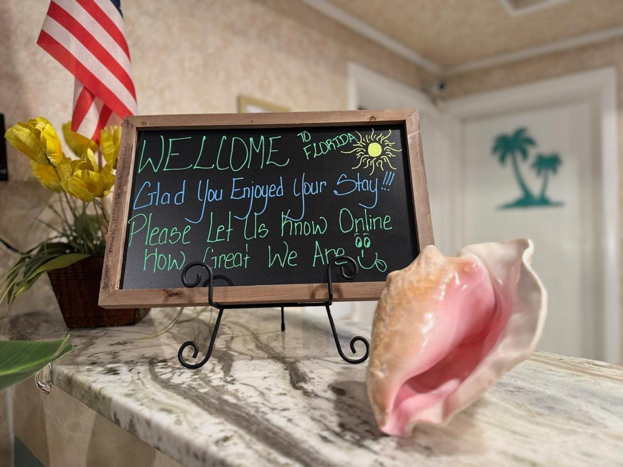 Hole Inn The Wall Hotel - Fort Walton Beach - Sunset Plaza - Nearby Beaches & Hurlburt Buitenkant foto