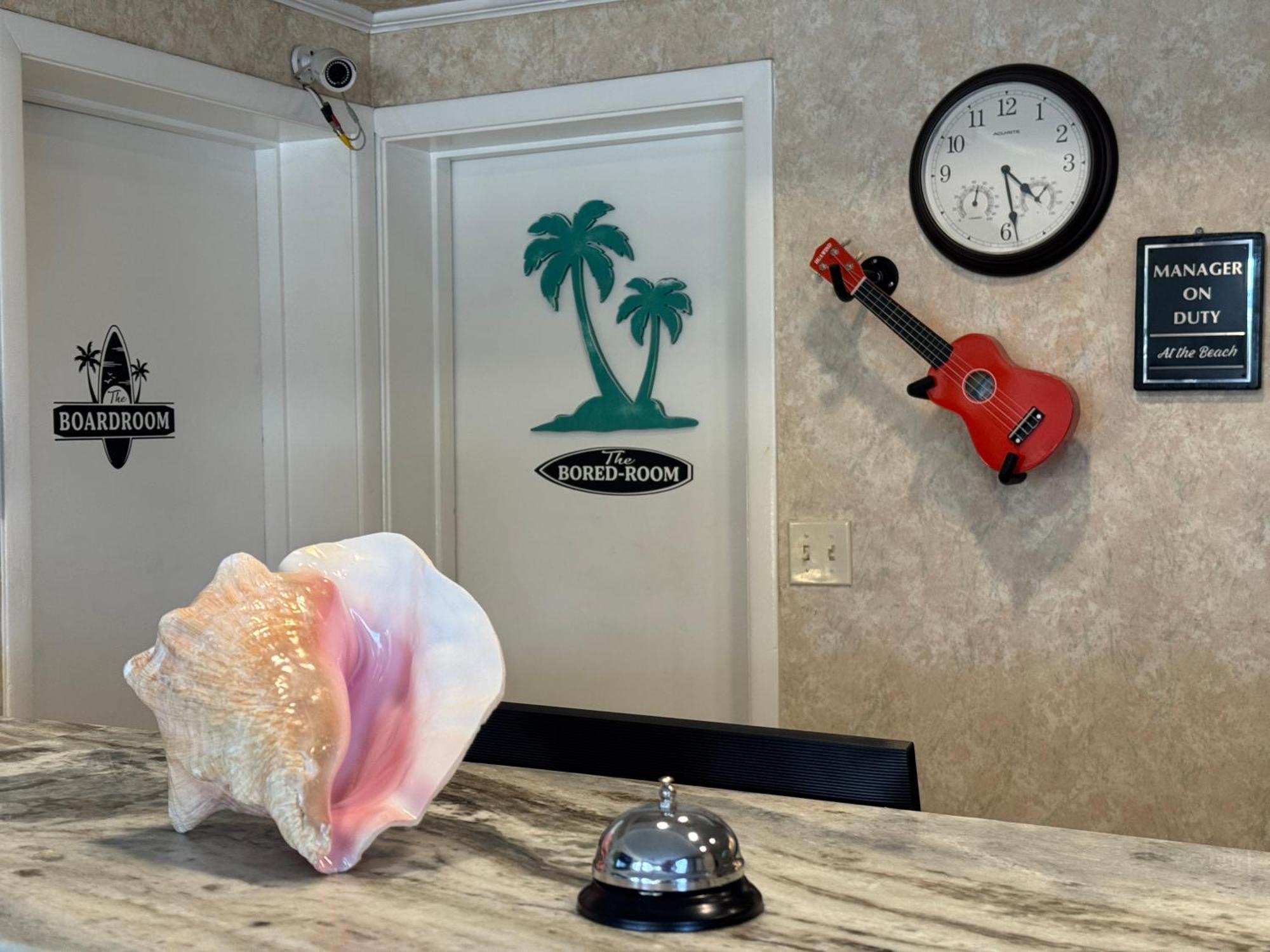 Hole Inn The Wall Hotel - Fort Walton Beach - Sunset Plaza - Nearby Beaches & Hurlburt Buitenkant foto